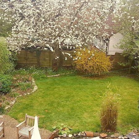Sadlers Guest House Wokingham Bagian luar foto
