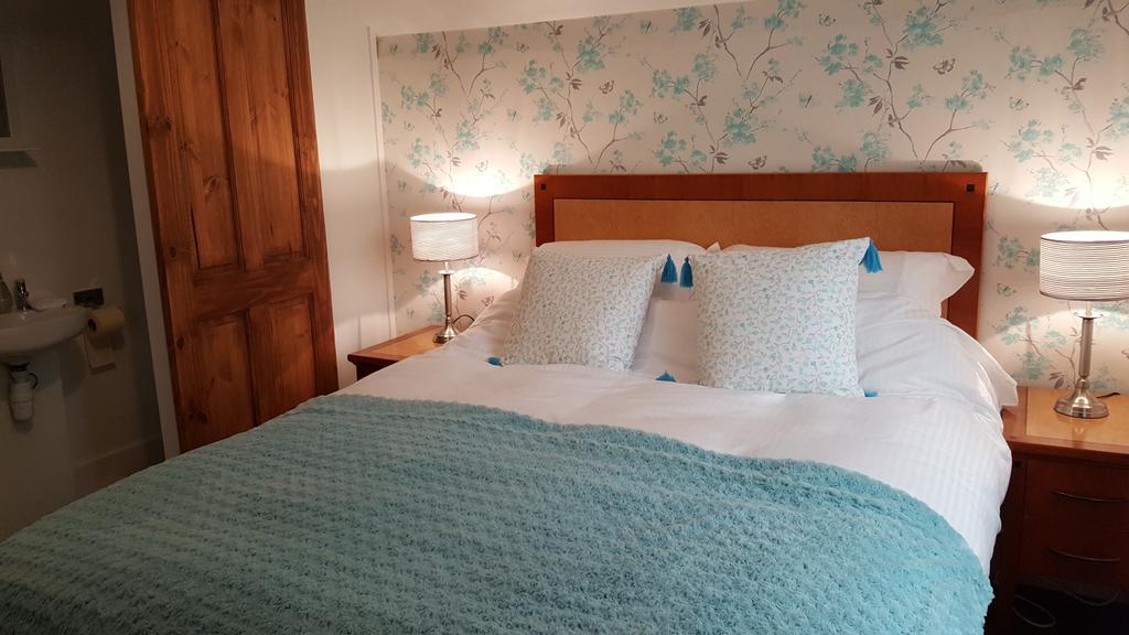 Sadlers Guest House Wokingham Bagian luar foto