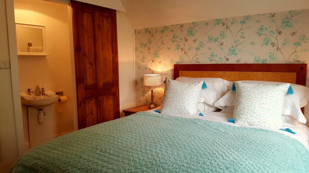 Sadlers Guest House Wokingham Bagian luar foto