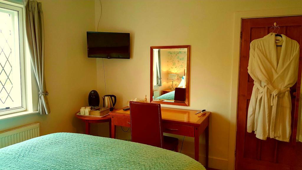 Sadlers Guest House Wokingham Bagian luar foto